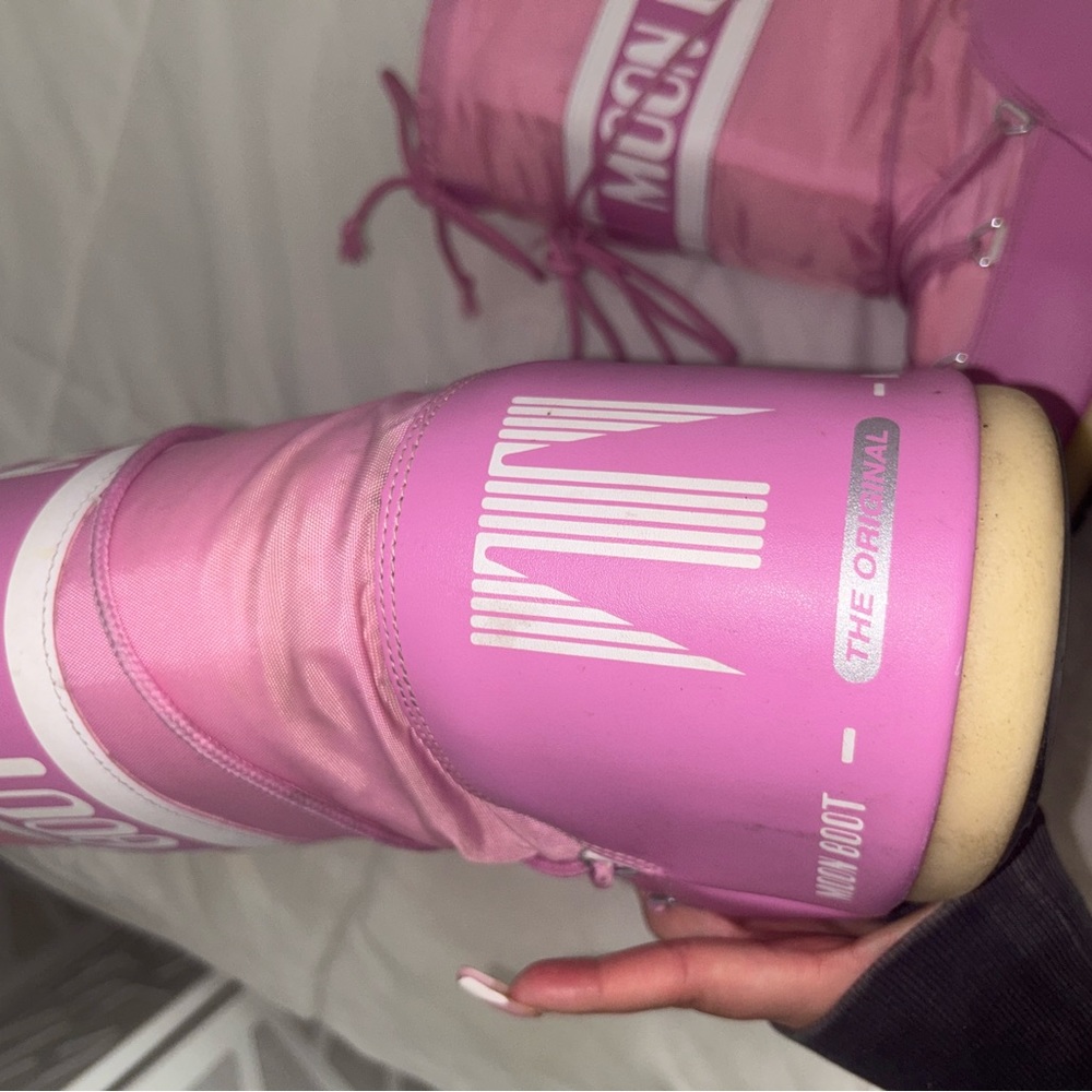 Pink Icon Moon Boots - Picture 5 of 10